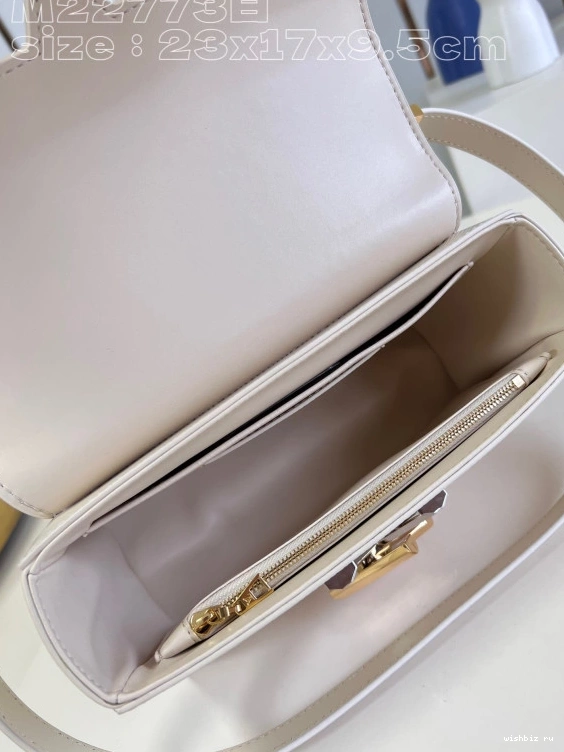 WIS VUITTON MM TWIST LOUIS 0124